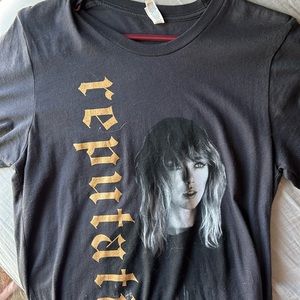 Taylor Swift reputation tour official shirt